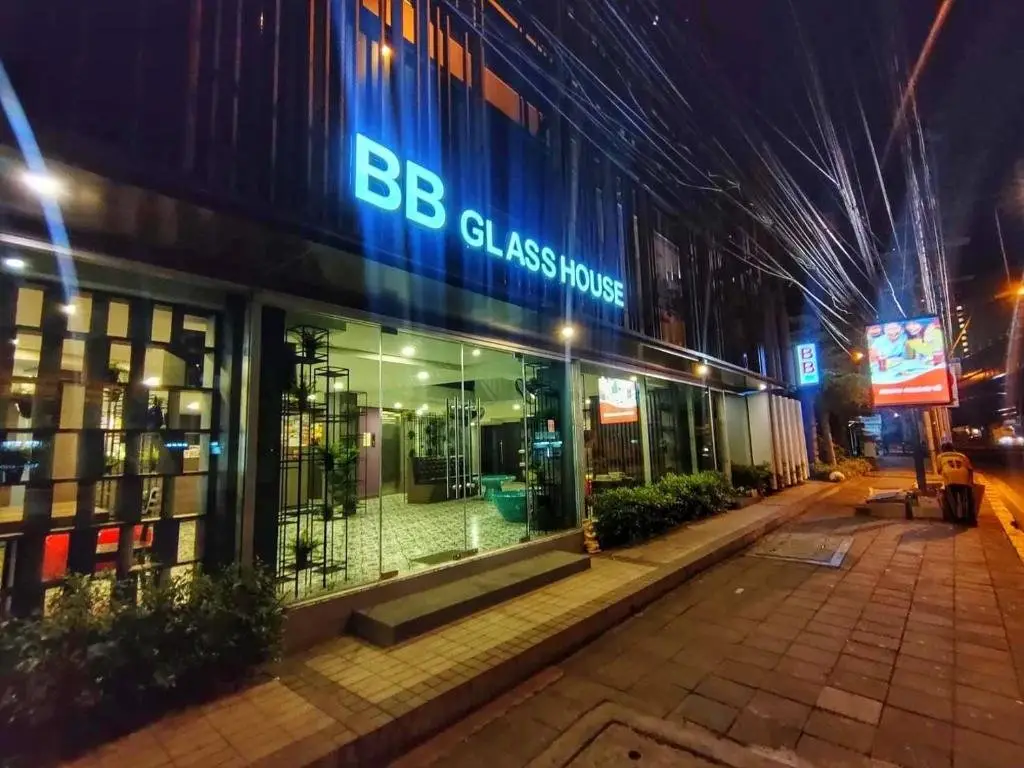 Бангкок: BB Glass House