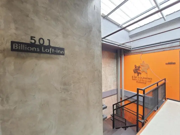 Бангкок: Billions loft Inn