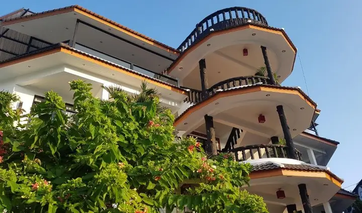 Кату: La Capannina Ristorante & Hotel Patong