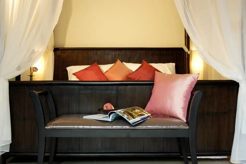 Муанг: Two Villas Holiday Oriental Style Nai Harn Beach