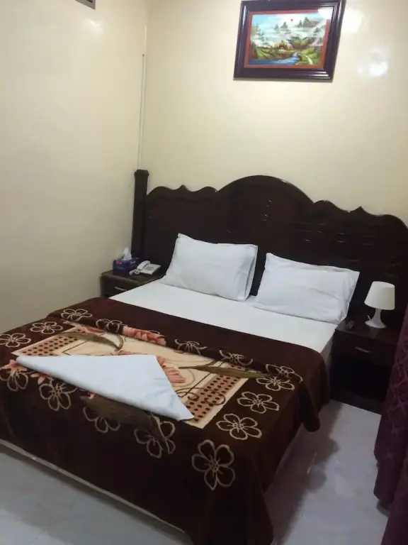 Дубай: White Sand Hotel