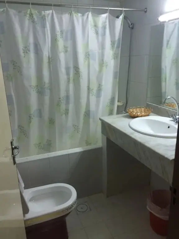 Дубай: White Sand Hotel