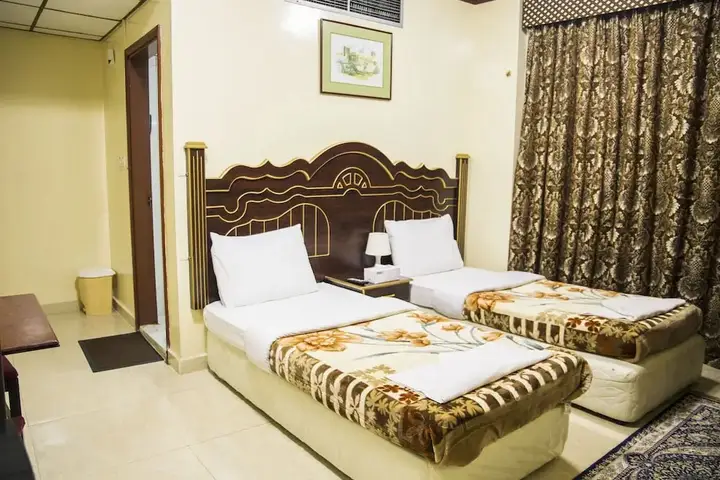 Дубай: White Sand Hotel