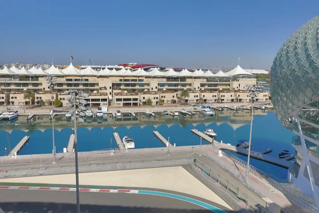 W Abu Dhabi - Yas Island — фото 1