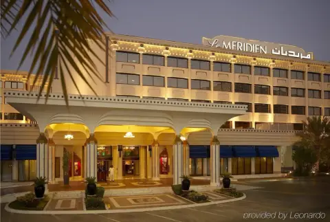 Курортный отель Le Meridien Abu Dhabi Hotel — фото 1