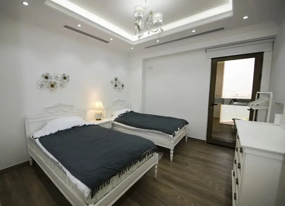 Дубай: PalmBay JBR 4 bedroom sea view apartment