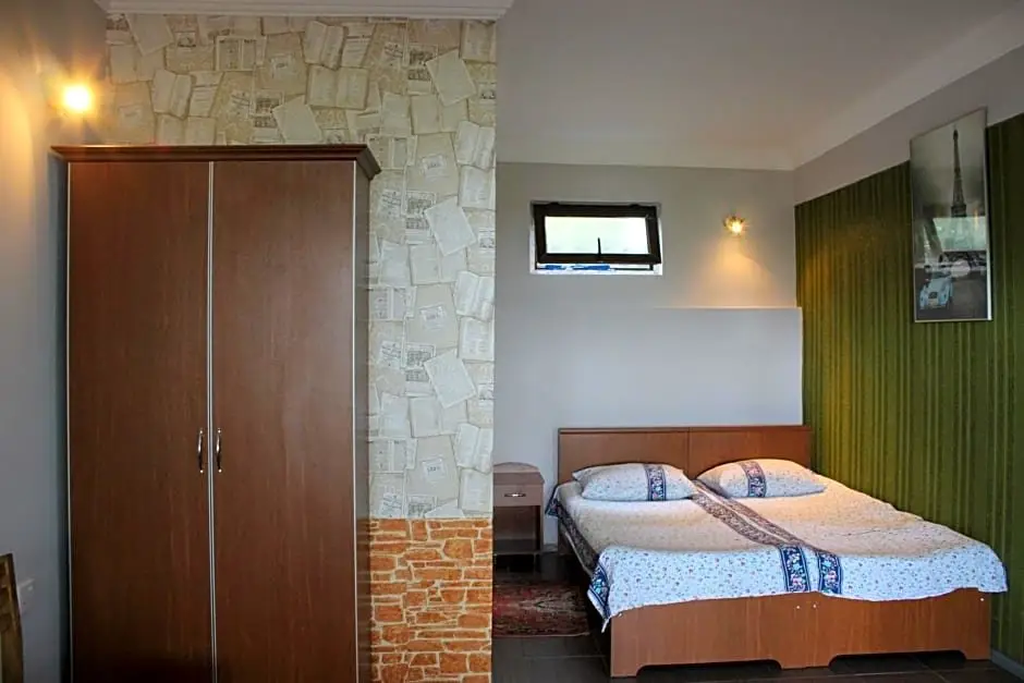 Батуми: TJ Hostel