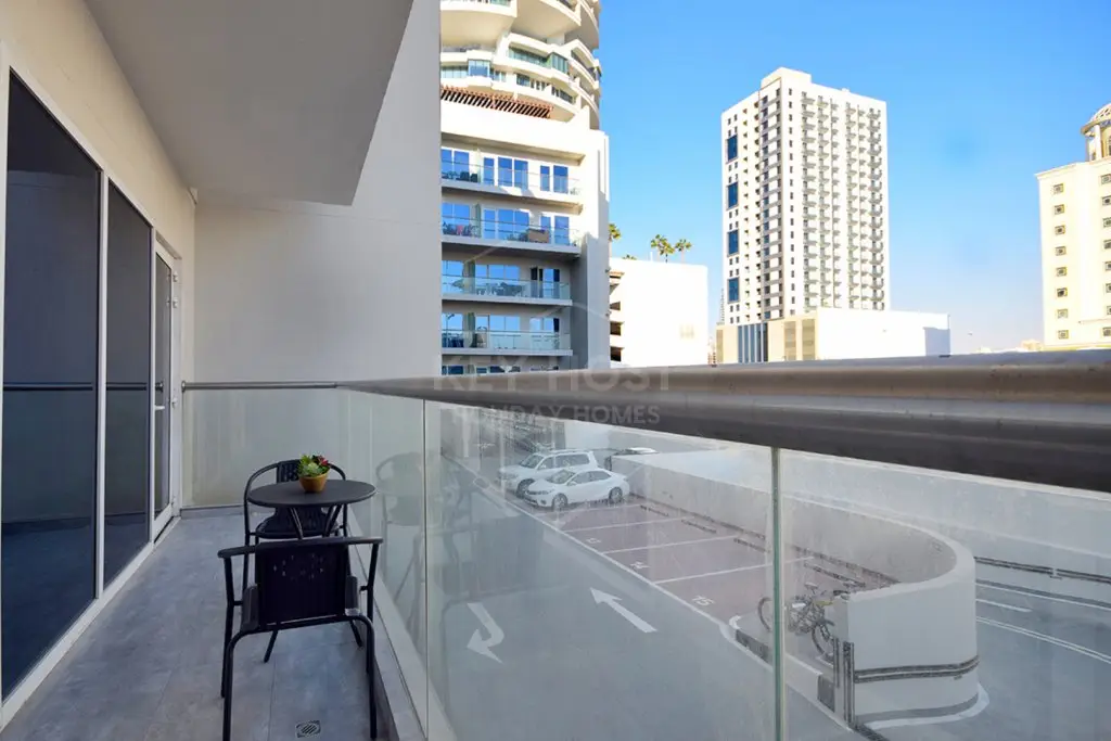 Дубай: Апартаменты Regent Court - Cozy 1BR Near Five Hotel - JVC