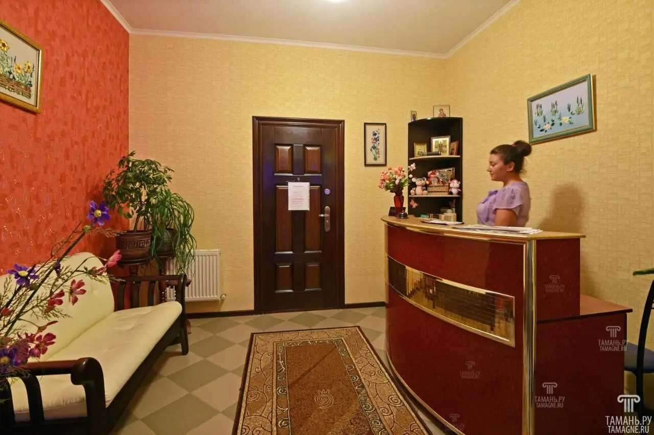Голубицкая: Izumrud Hotel