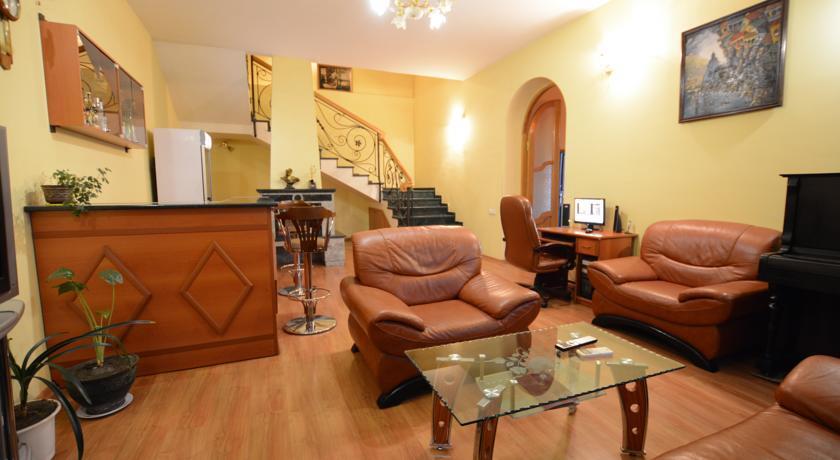 Тбилиси: Leadora