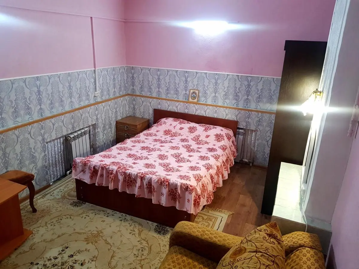 Кисловодск: Ул. Володарского 4
