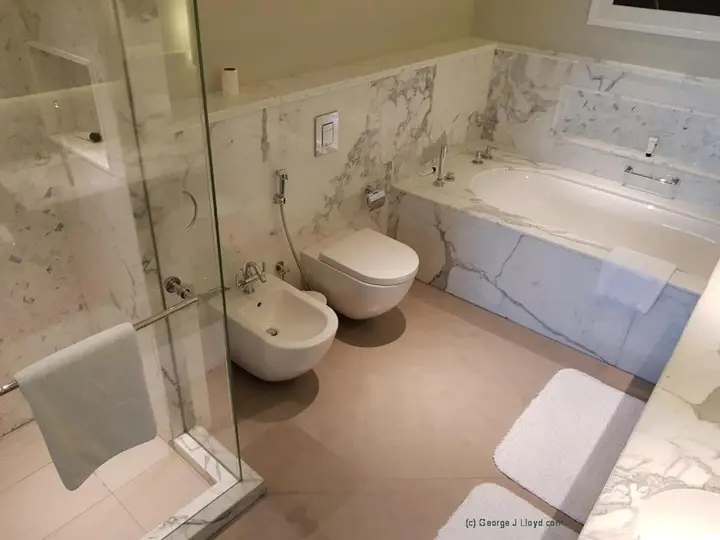 Дубай: 2 Bedroom with Full Burj View