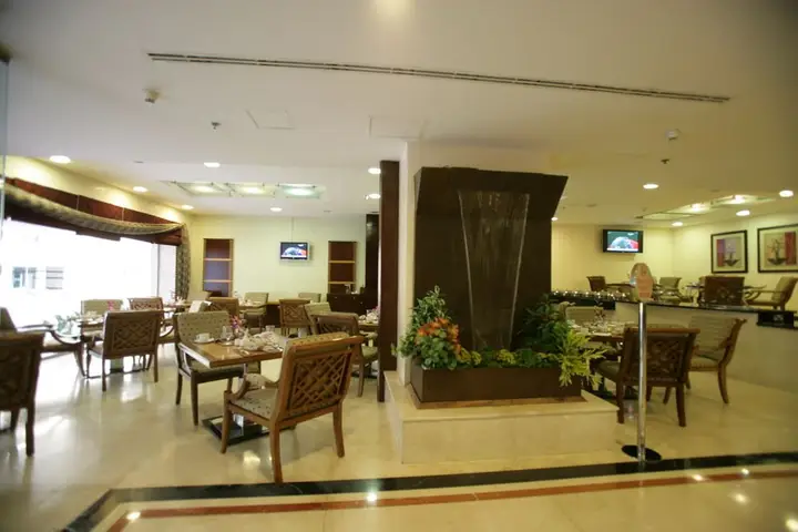 Дубай: Savoy Crest Hotel Apartment