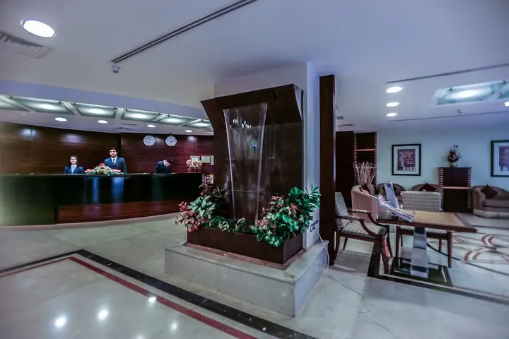 Дубай: Savoy Crest Hotel Apartment