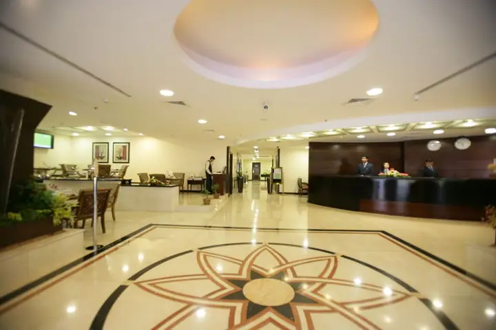 Дубай: Savoy Crest Hotel Apartment