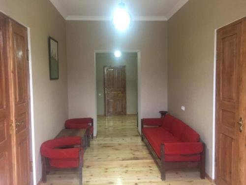 Степанцминда: Hill House