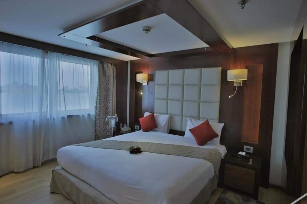 Луксор: Luxor Nile Cruises