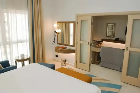 Отель Sheraton Khalidiya — фото 1