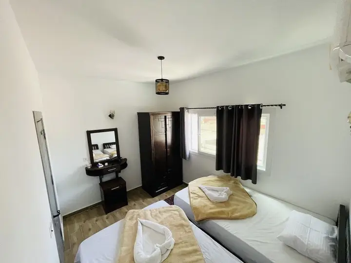 carousel image 0
