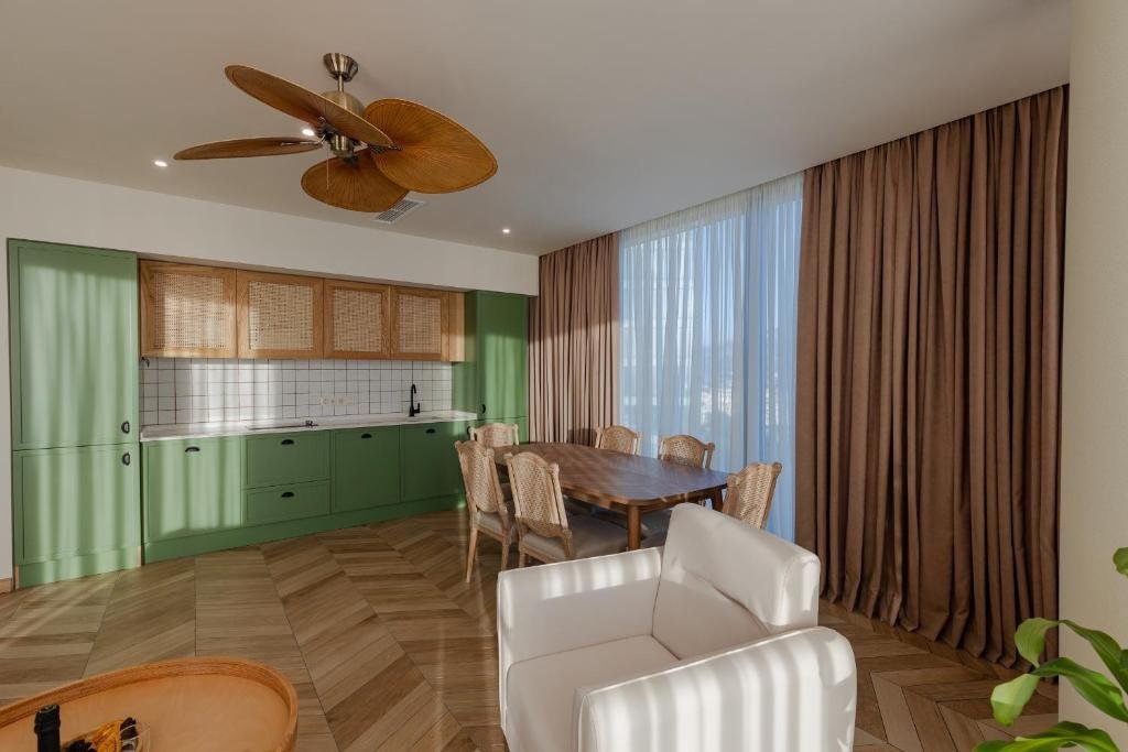 Батуми: MiraMar Luxury Residences