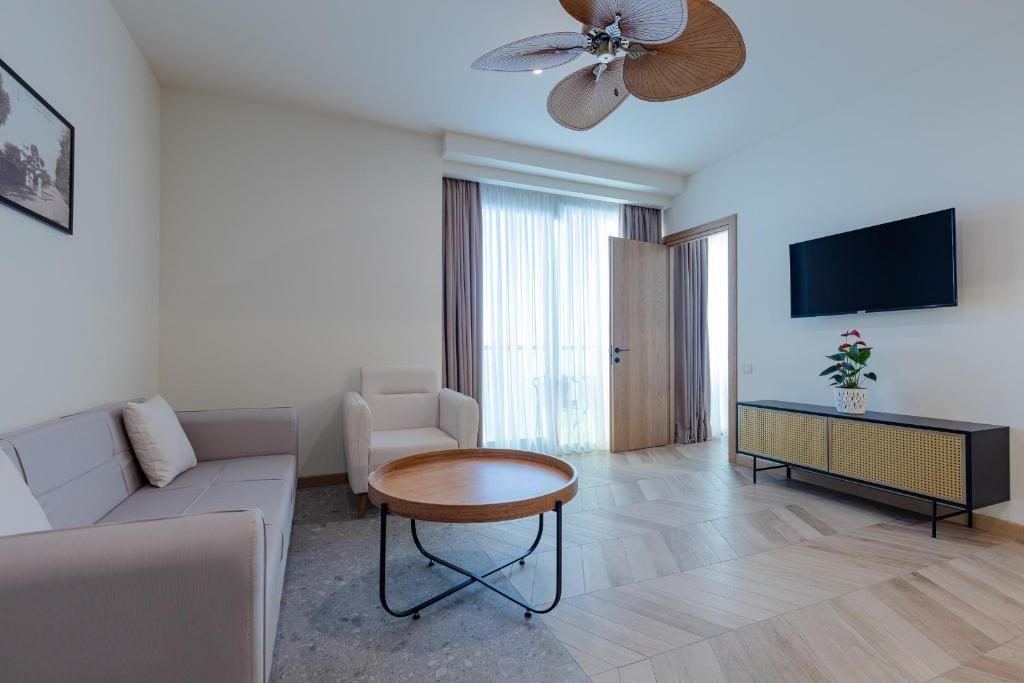 Батуми: MiraMar Luxury Residences