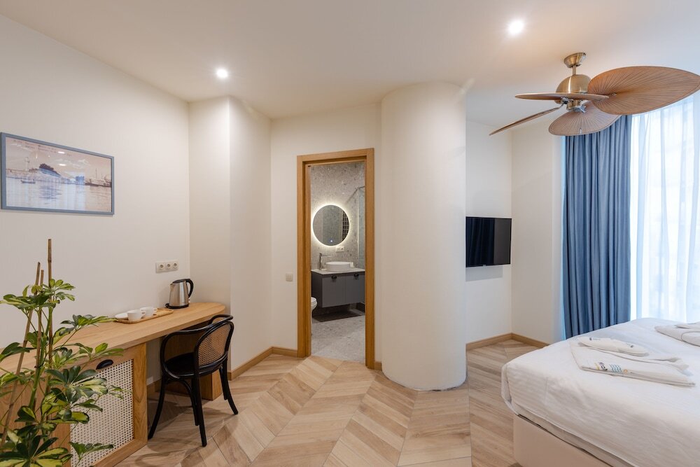 Батуми: MiraMar Luxury Residences