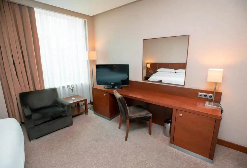 Баку: Fly Inn Baku