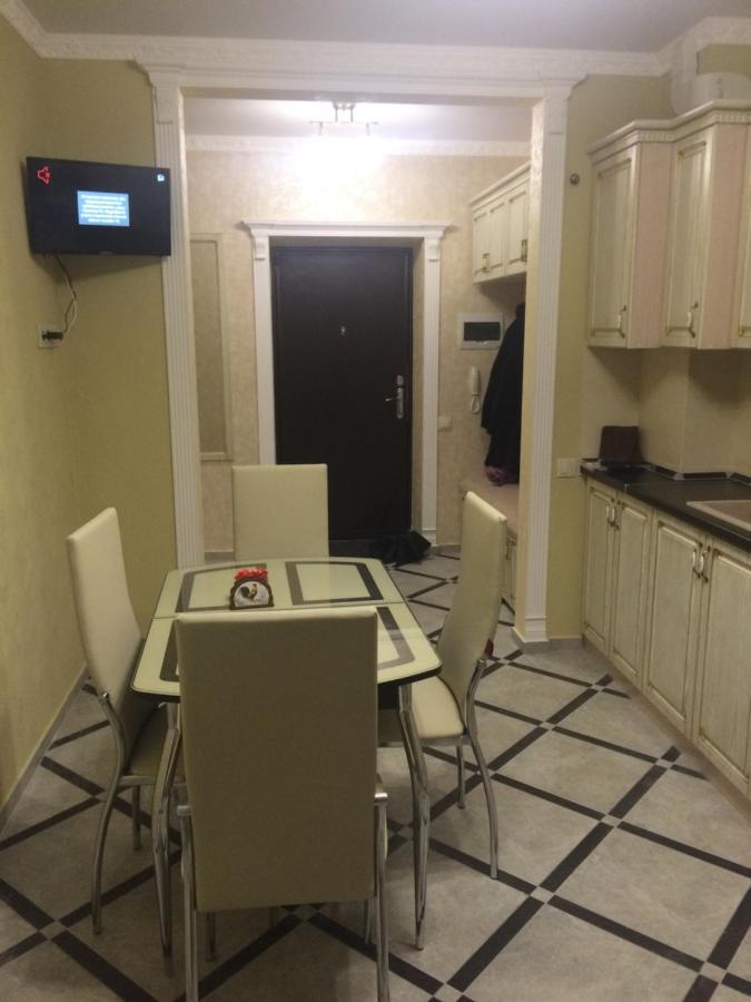 Ессентуки: Apartment on Pyatigorskaya 7