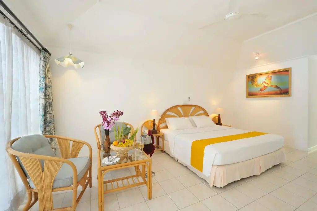 Диффуши: Holiday Island Resort & Spa