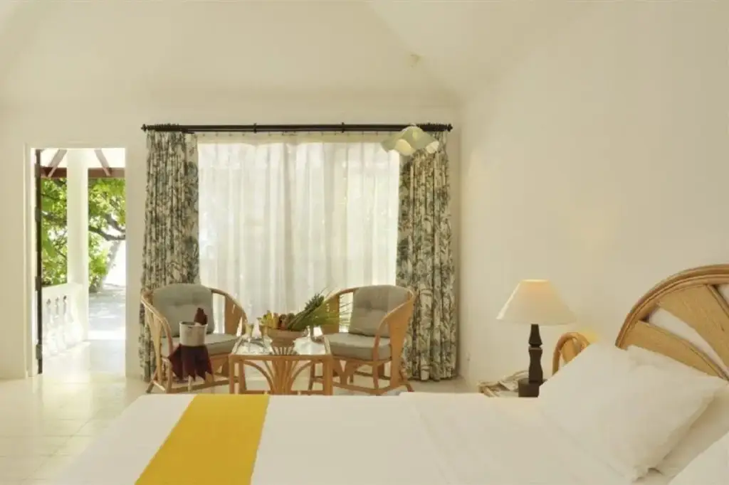 Диффуши: Holiday Island Resort & Spa