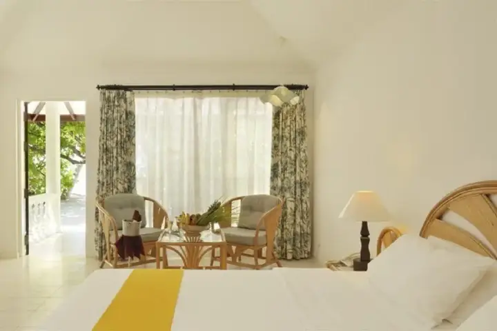 Диффуши: Holiday Island Resort & Spa
