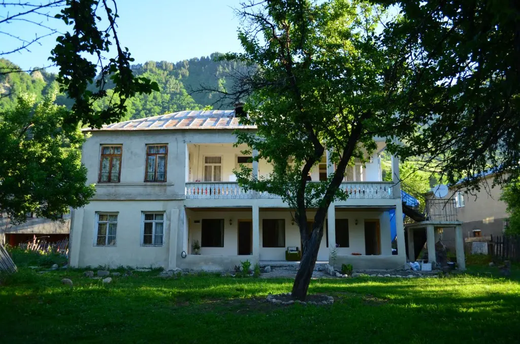 Местиа: Отель Garden House