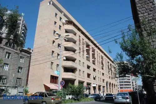 Ереван: Luxury Apartment In The City Heart On North Avenue