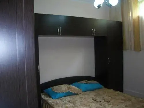 Гонио: Hotel zura