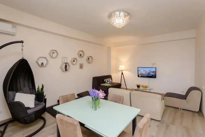 Тбилиси: Falcon Apartments - Rustaveli