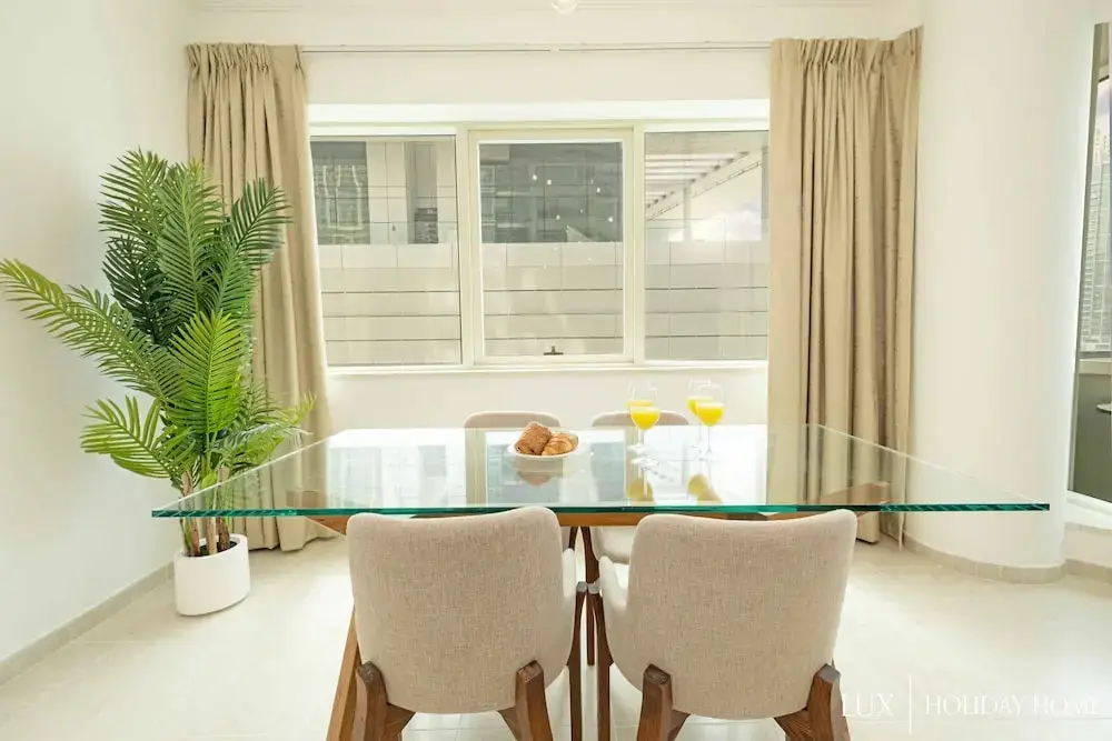 Дубай: LUX  The Yacht View Suite Dubai Marina