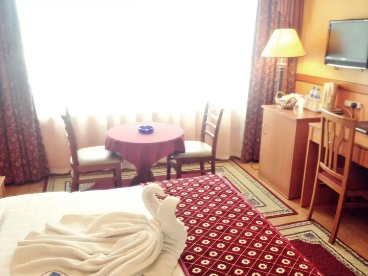 Дубай: California Hotel