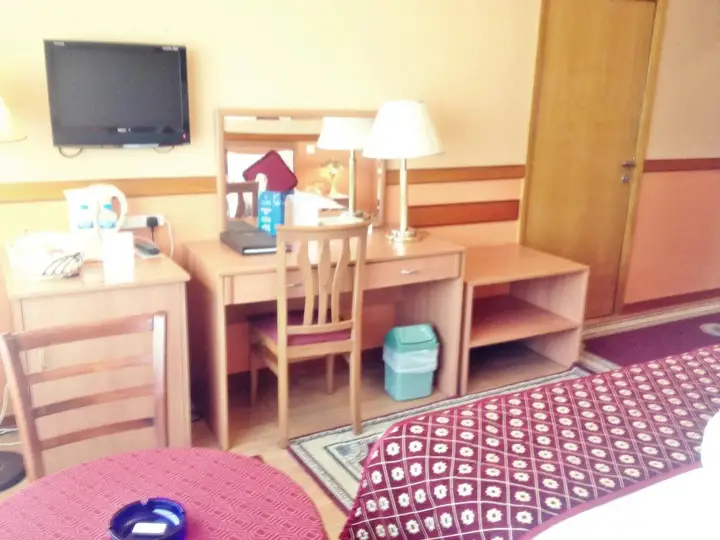 Дубай: California Hotel