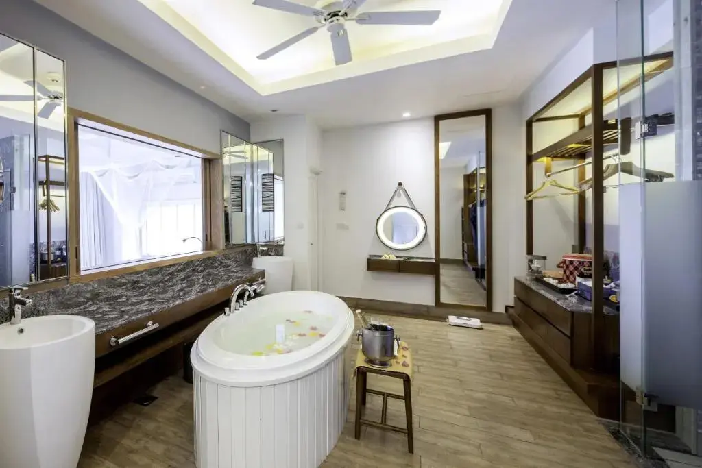 Атолл Алиф-Дхаалу: Machchafushi Island Resort & Spa Maldives, The Centara Collection