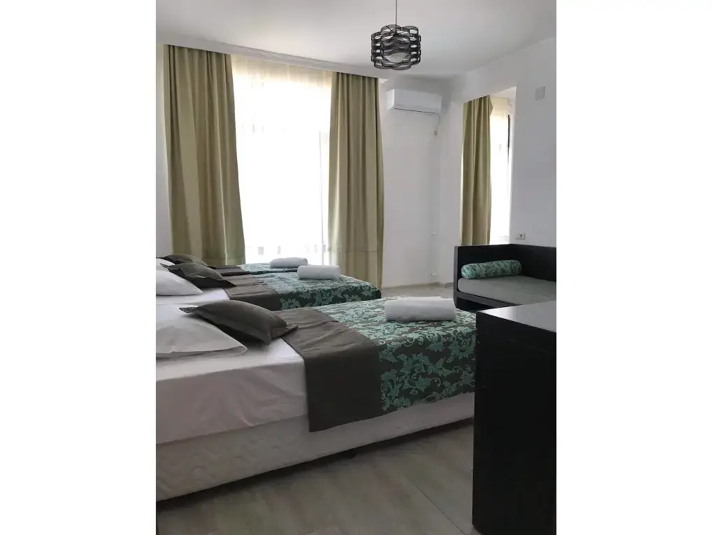 Гонио: Guesthouse Data