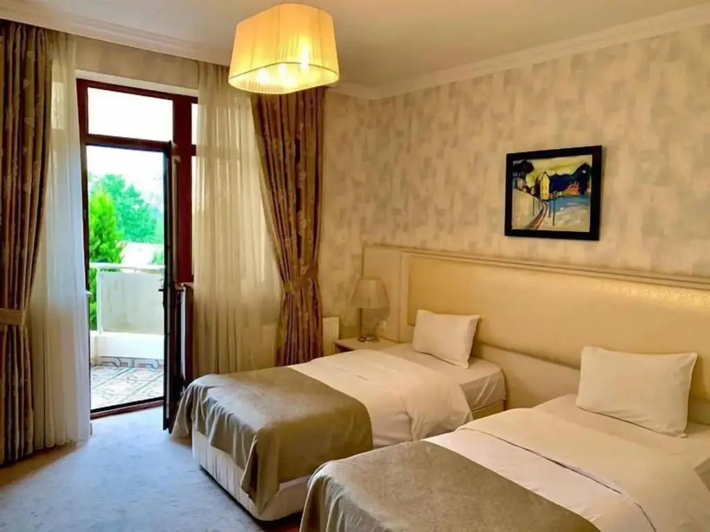 Вандам: Qebele Yeddı Gozel Hotel