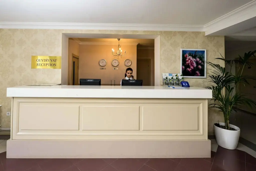Вандам: Qebele Yeddı Gozel Hotel