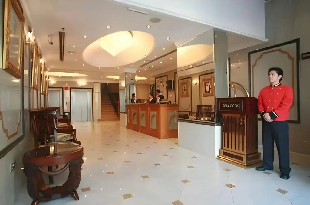 Дубай: Dolphin Hotel Apartments