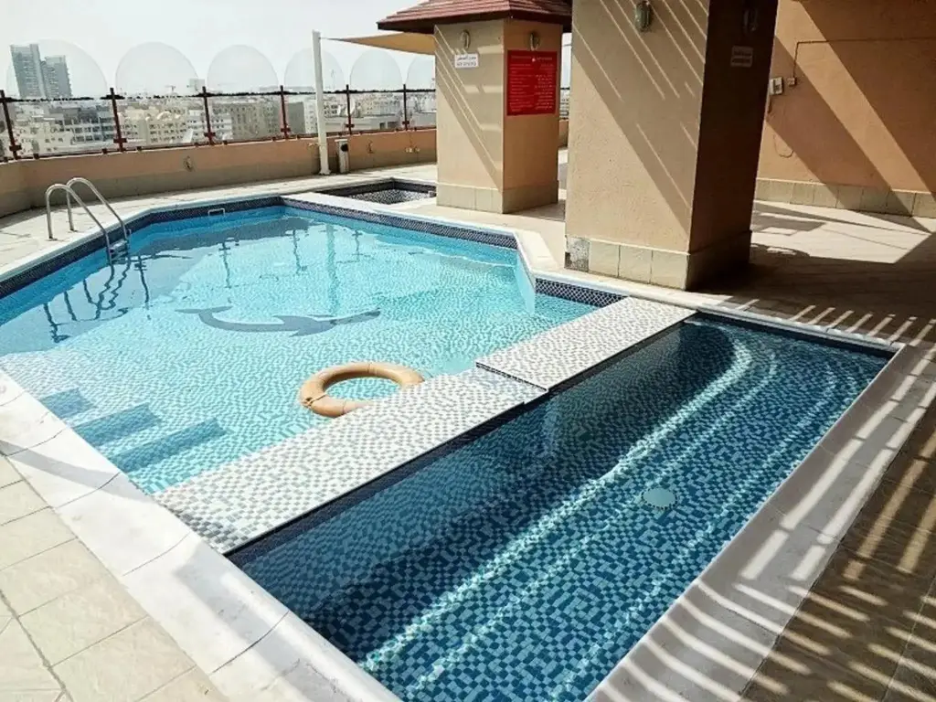 Дубай: Dolphin Hotel Apartments
