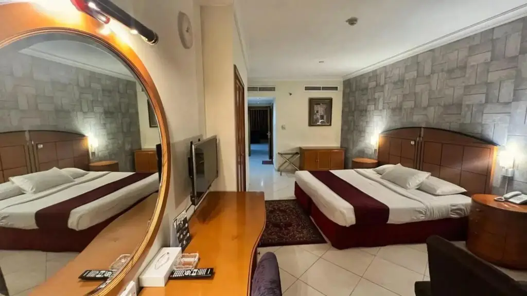 Дубай: Dolphin Hotel Apartments