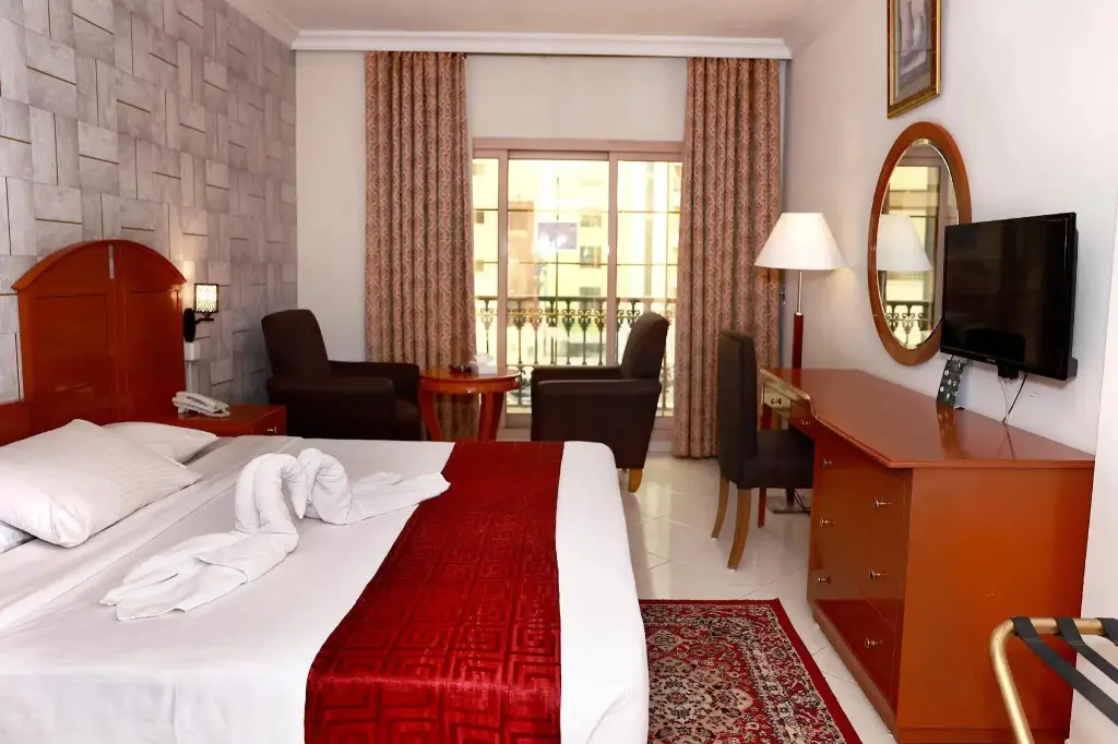 Дубай: Dolphin Hotel Apartments