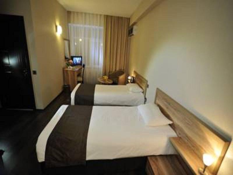 Баку: Diplomat Hotel