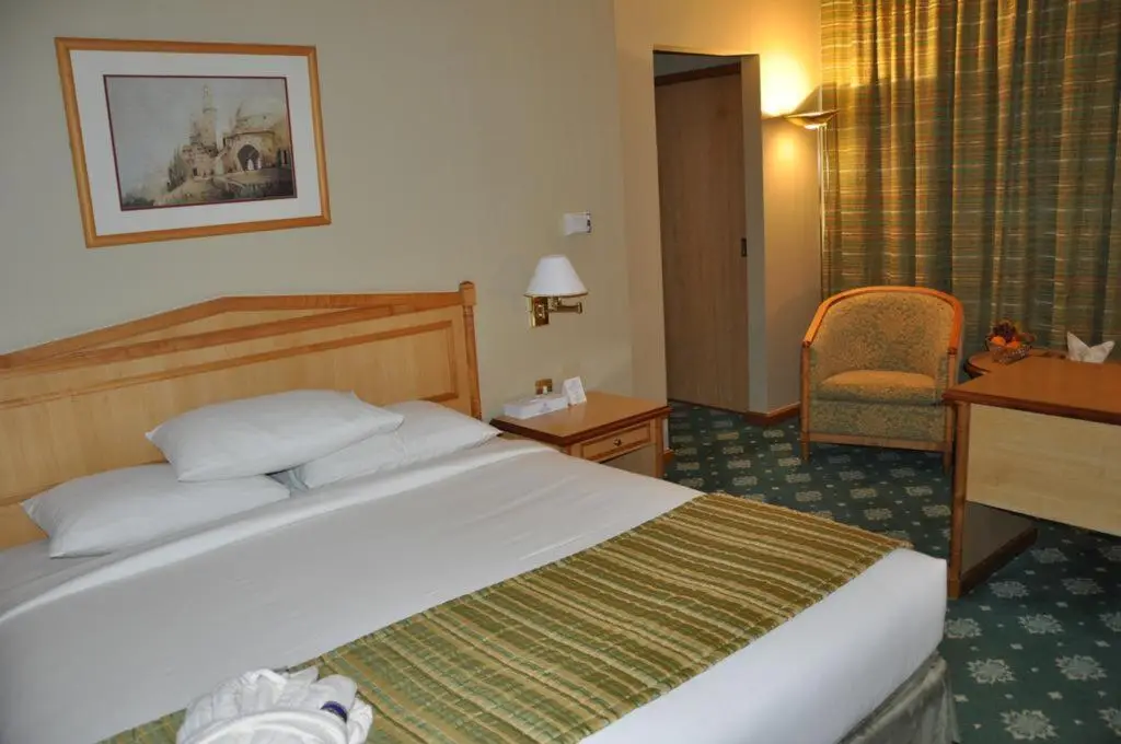 Абу-Даби: Grand Continental Hotel