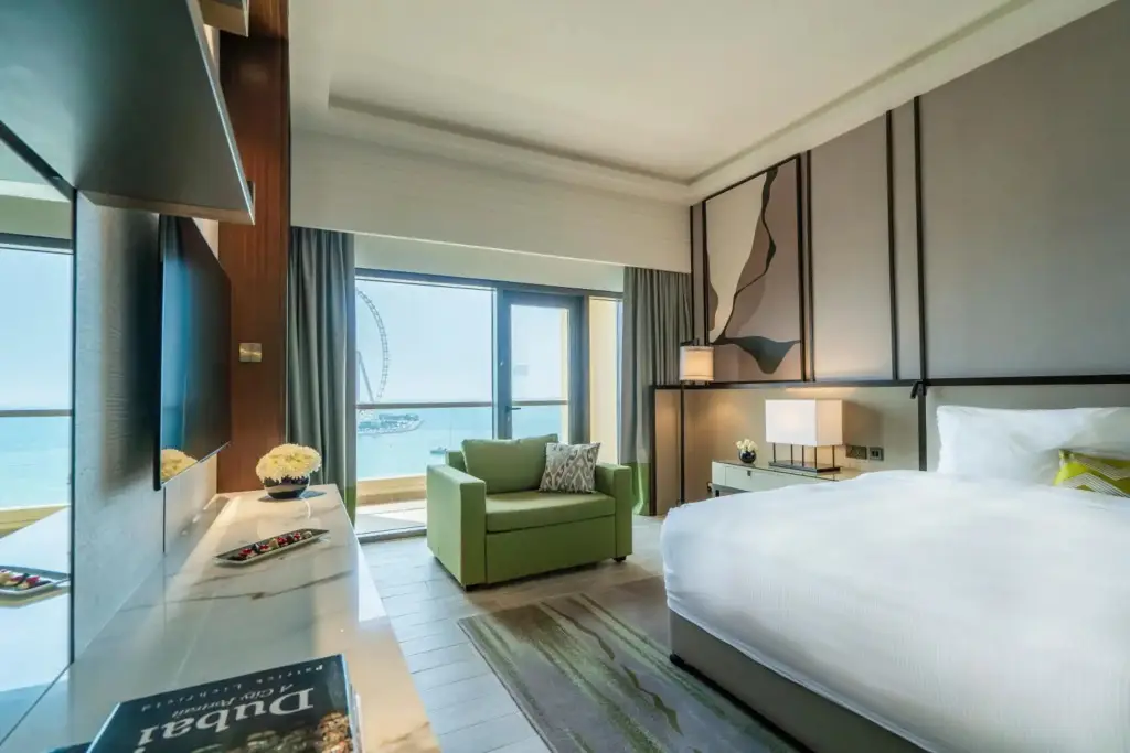 Дубай: Amwaj Rotana, Jumeirah Beach