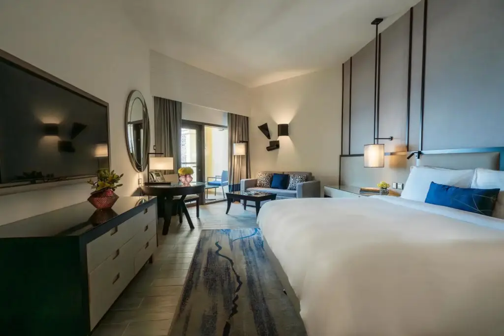 Дубай: Amwaj Rotana, Jumeirah Beach